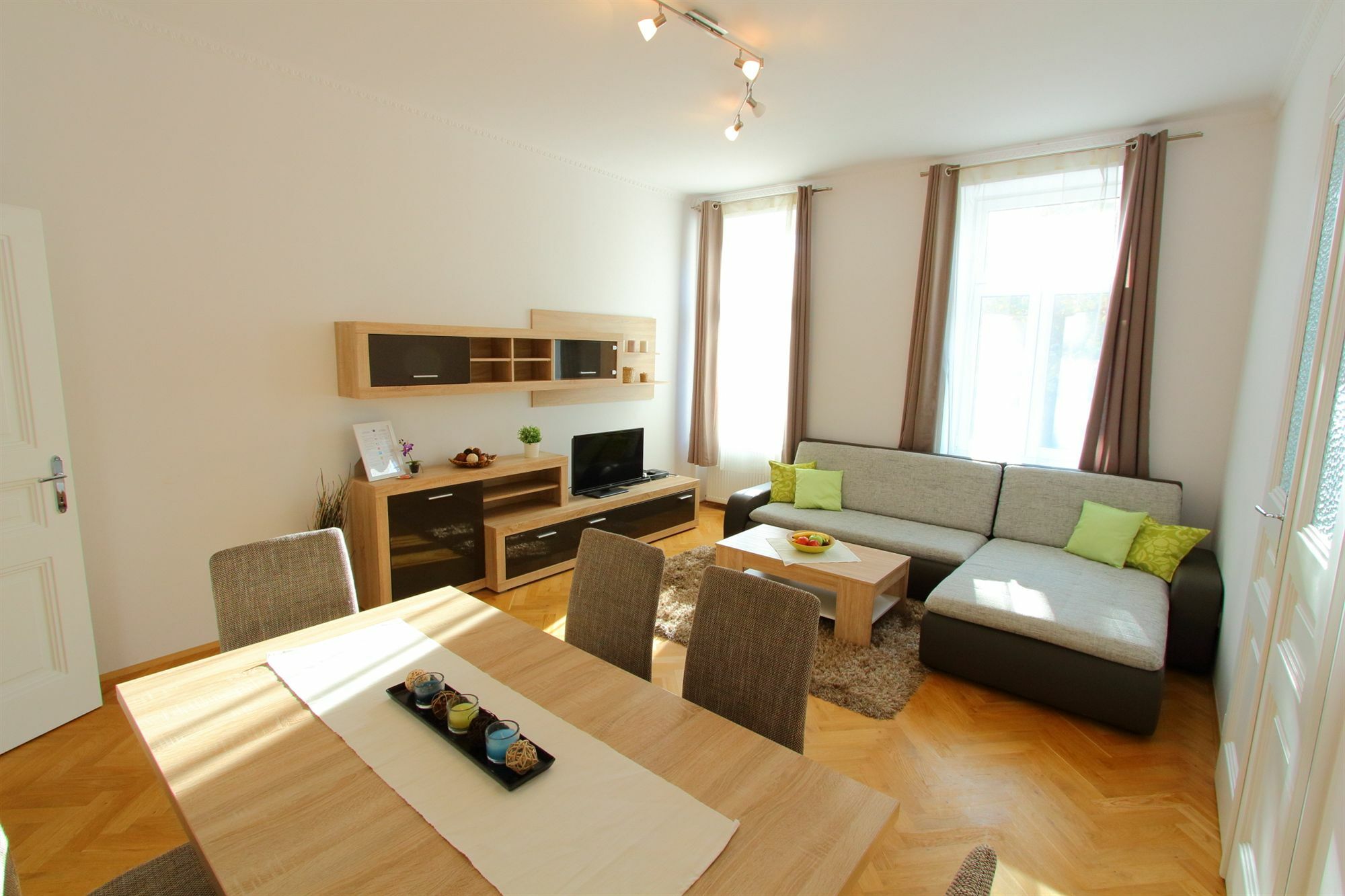 Checkvienna - Simmeringer Hauptstrasse Apartment