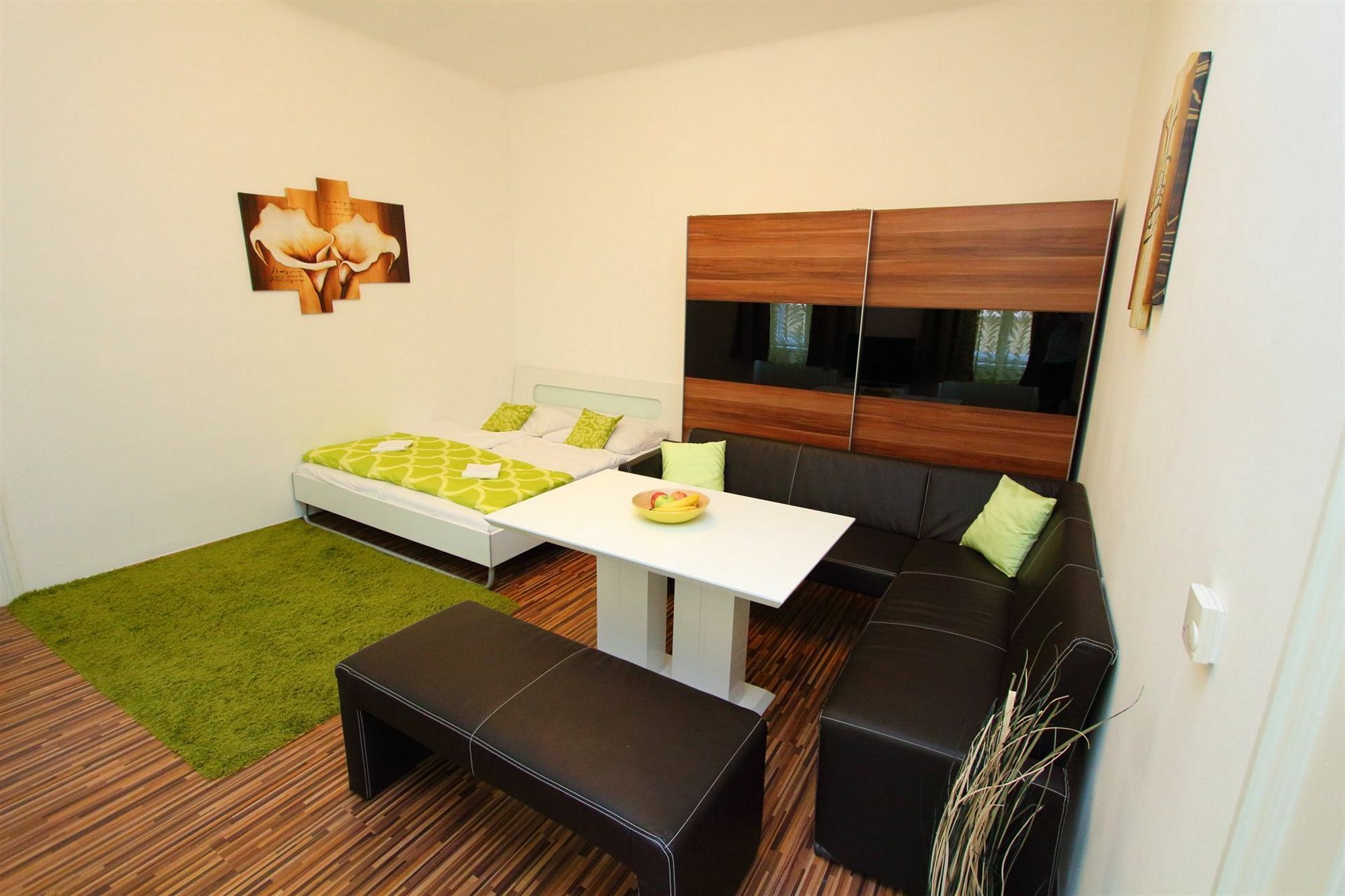 Checkvienna - Simmeringer Hauptstrasse Apartment