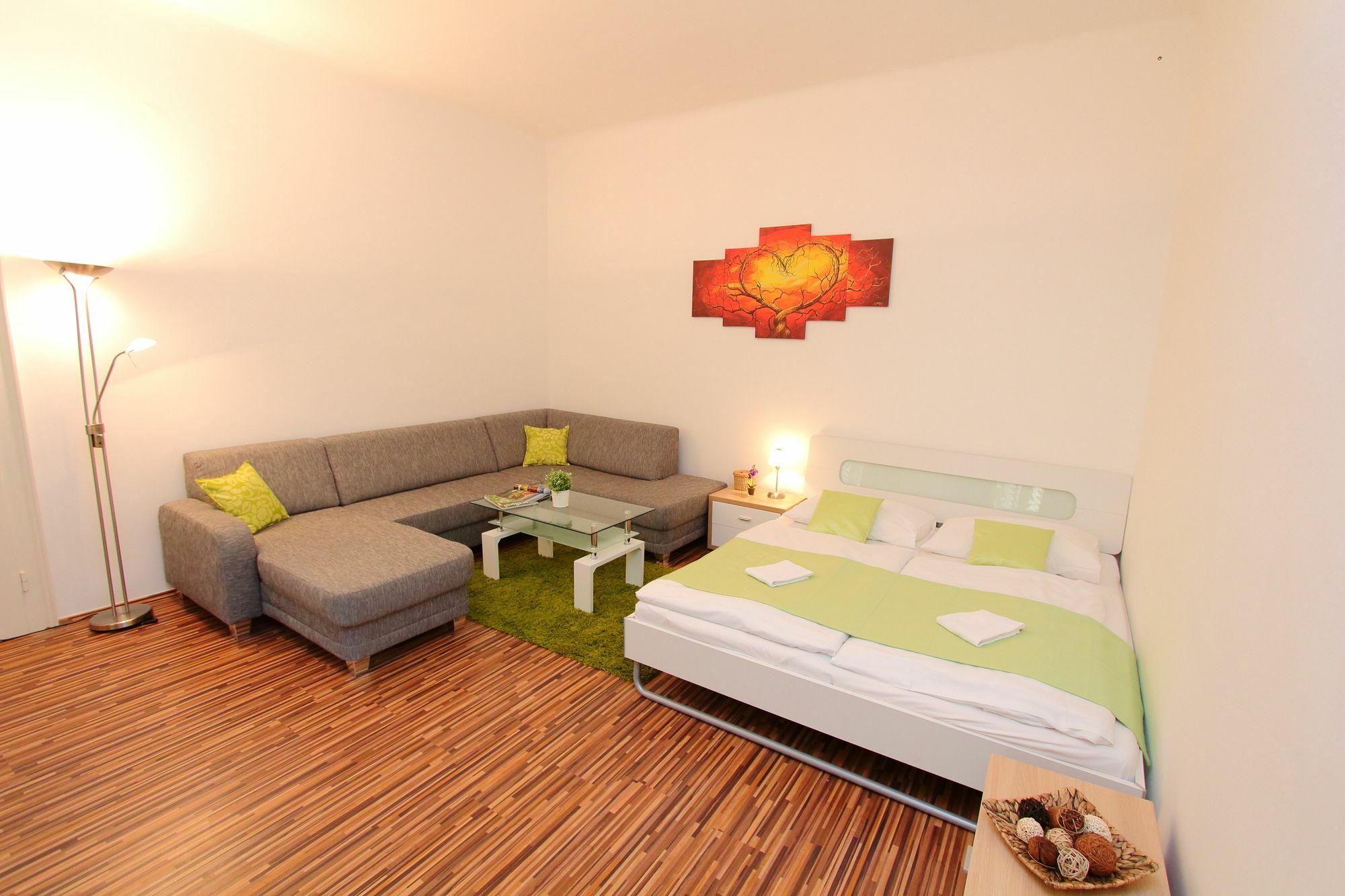 Checkvienna - Simmeringer Hauptstrasse Apartment *